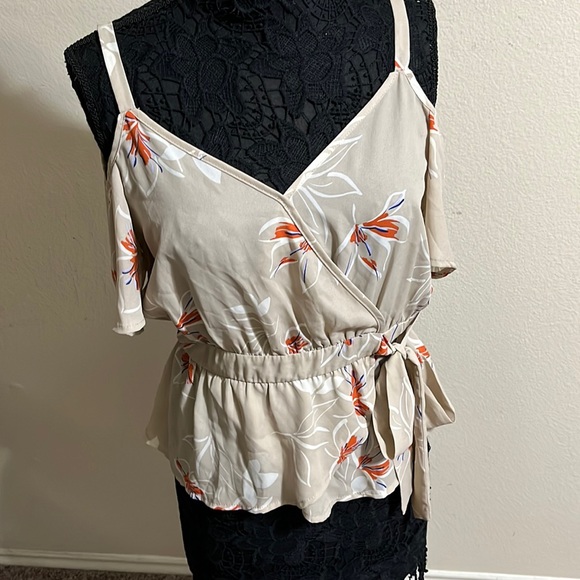 Sienna Sky size L. Strap with Flutter sleeve. - Picture 1 of 2